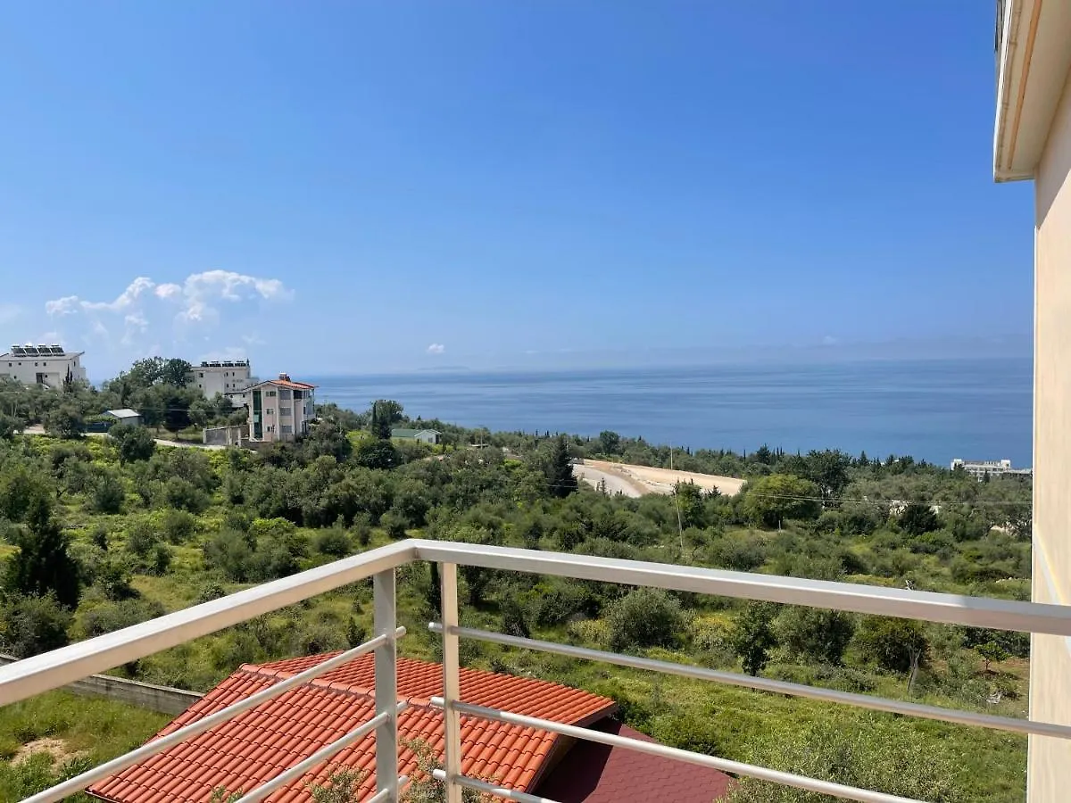 Season Inn Dhermi