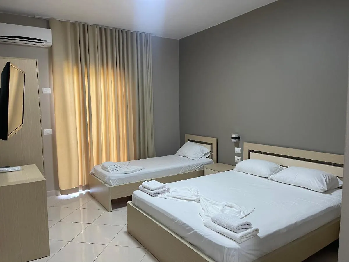 Season Inn Dhermi