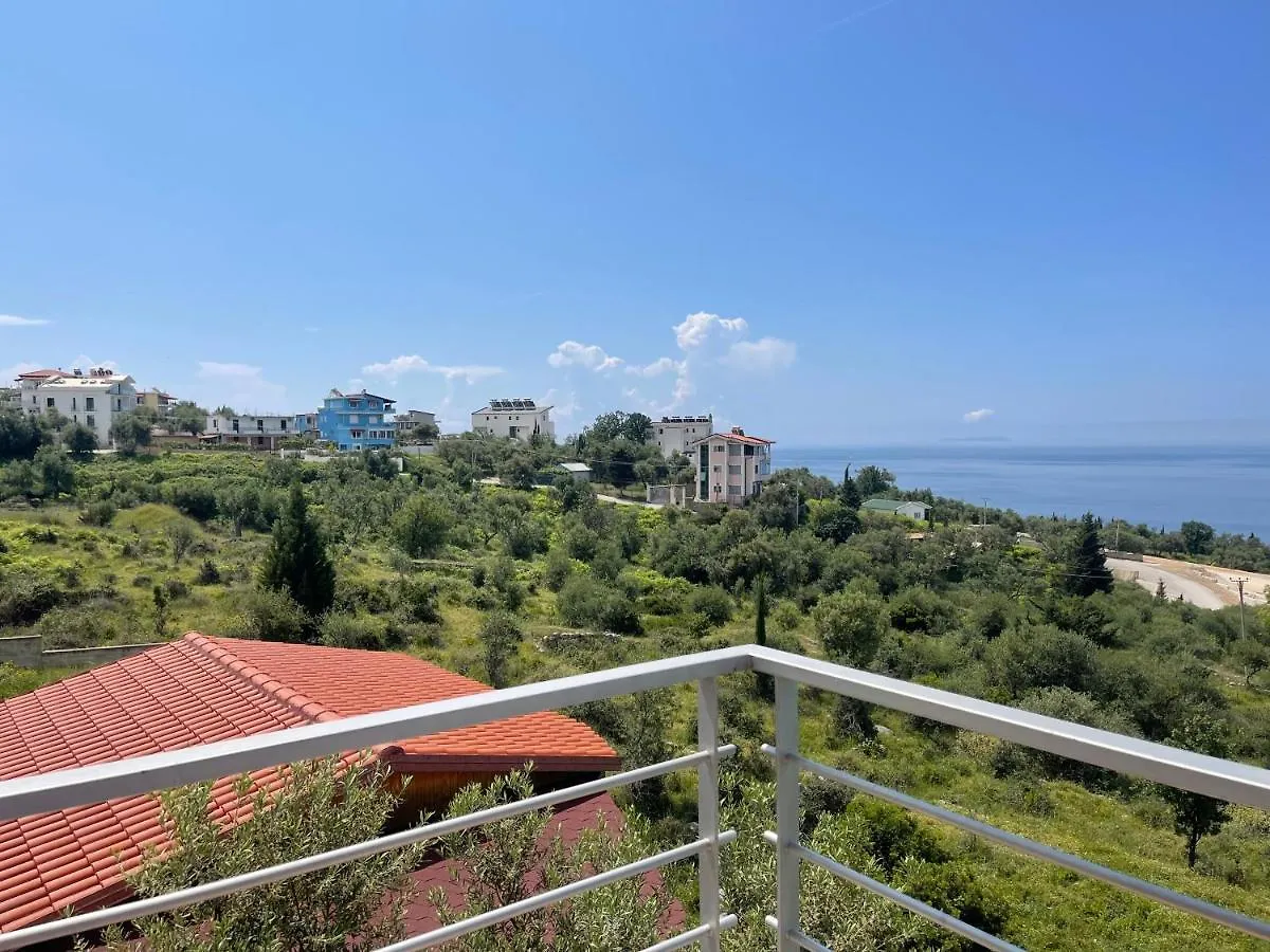 Season Inn Dhermi