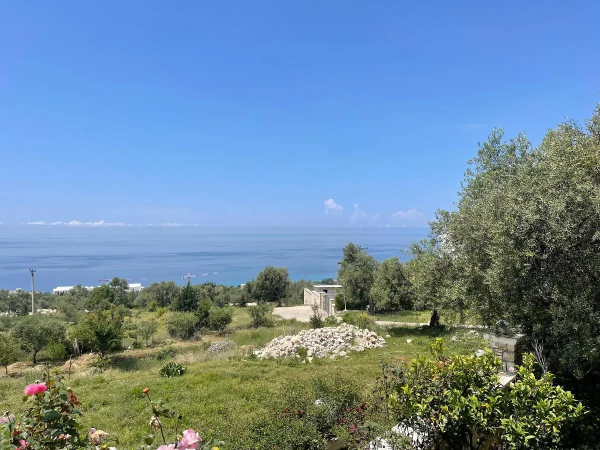 Season Inn Dhërmi 3*,