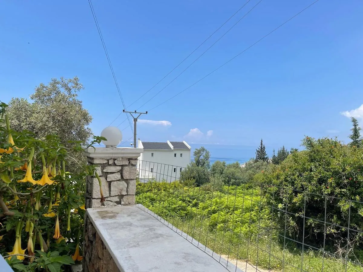 Season Inn Dhermi 3*,  Albania